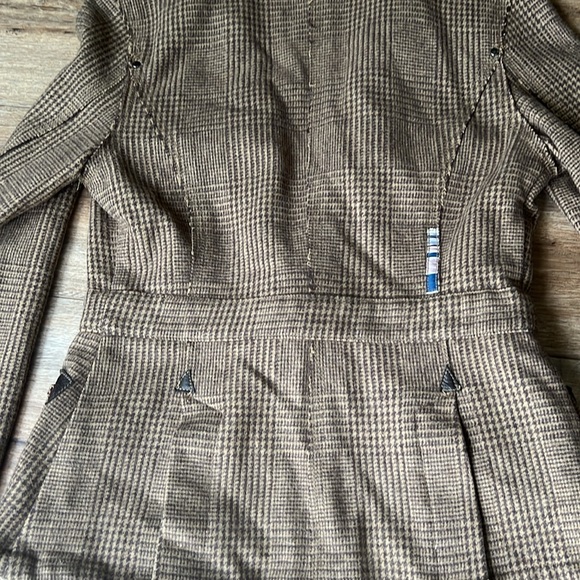 Incredible and Unique Claude Brown Blazer EUC - Picture 5 of 6